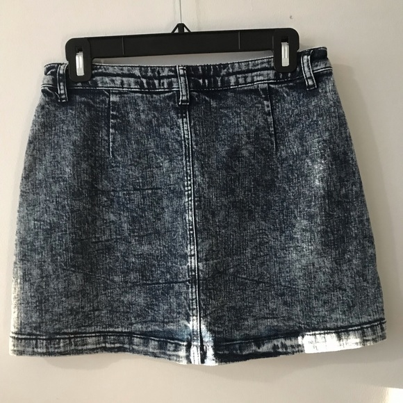 Zip up Jean skirt - Picture 2 of 3